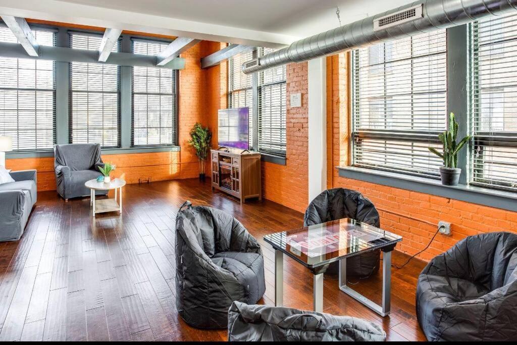 Вилла Centric Modern Loft W/ King Beds & Smart Gametable Рочестер Экстерьер фото