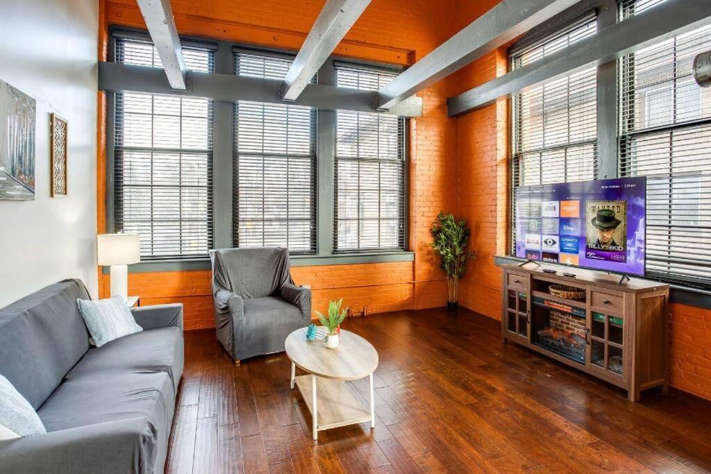 Вилла Centric Modern Loft W/ King Beds & Smart Gametable Рочестер Экстерьер фото